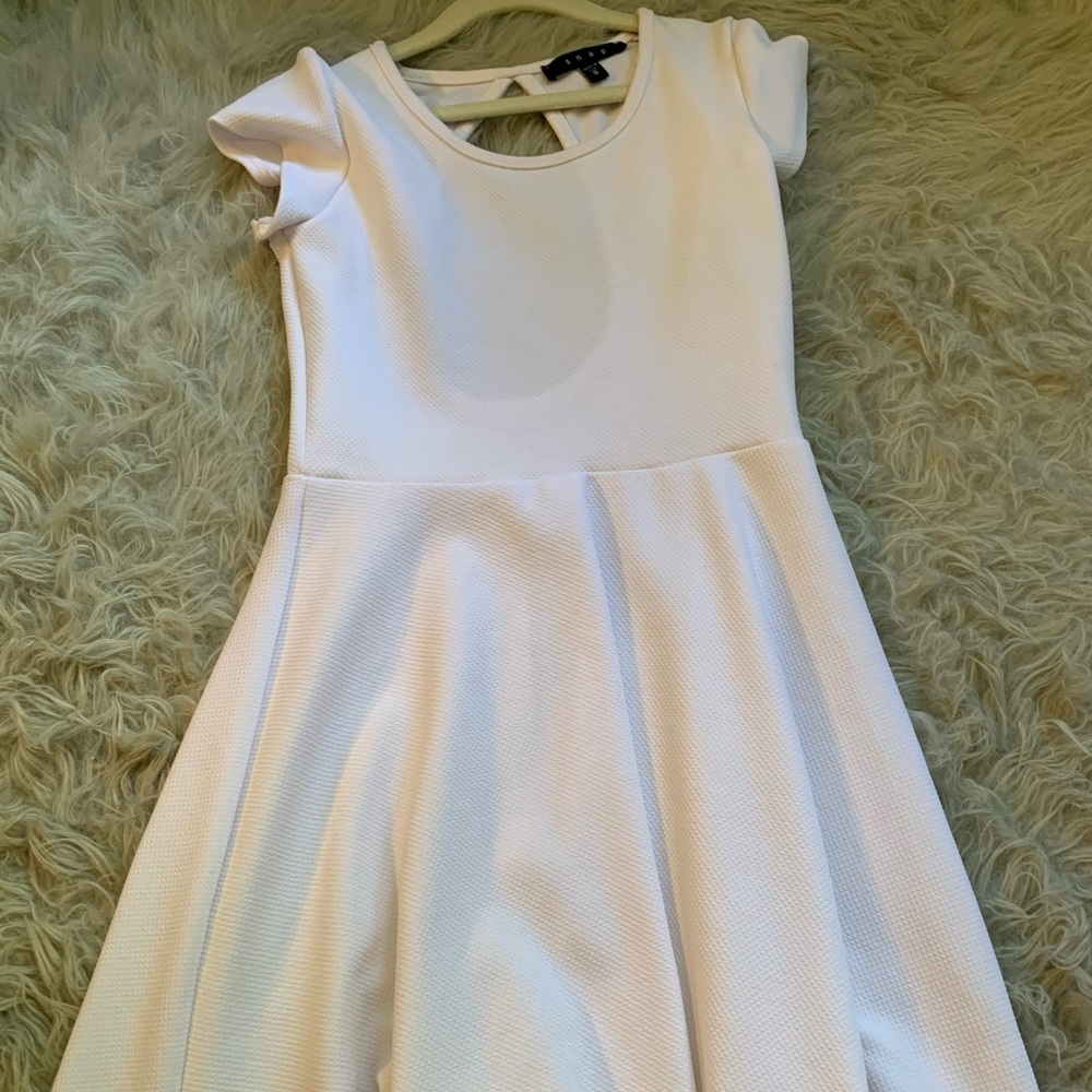 White short sleeve skater mini dress. Size small.